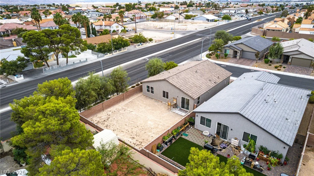 2906 Carothers, North Las Vegas, NV 89032