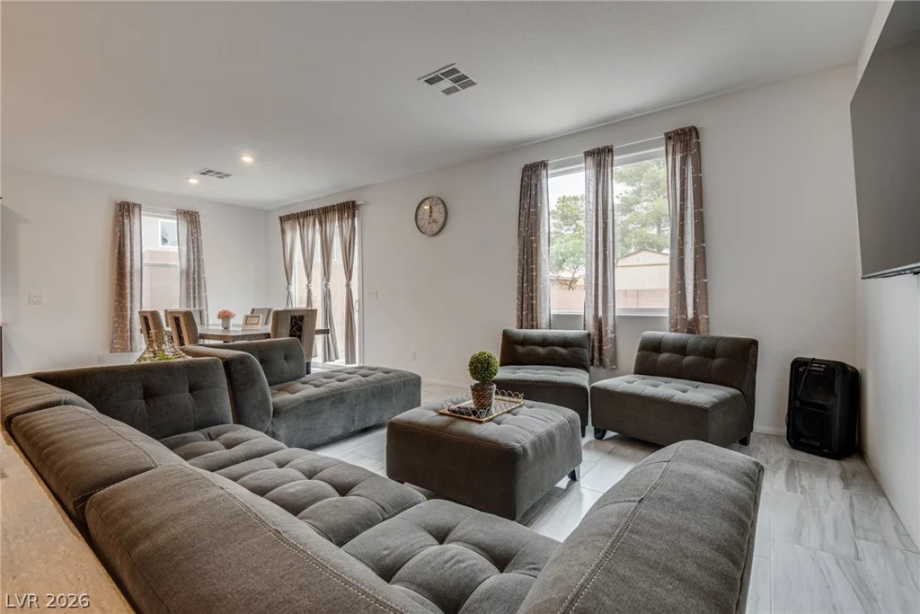 2906 Carothers, North Las Vegas, NV 89032