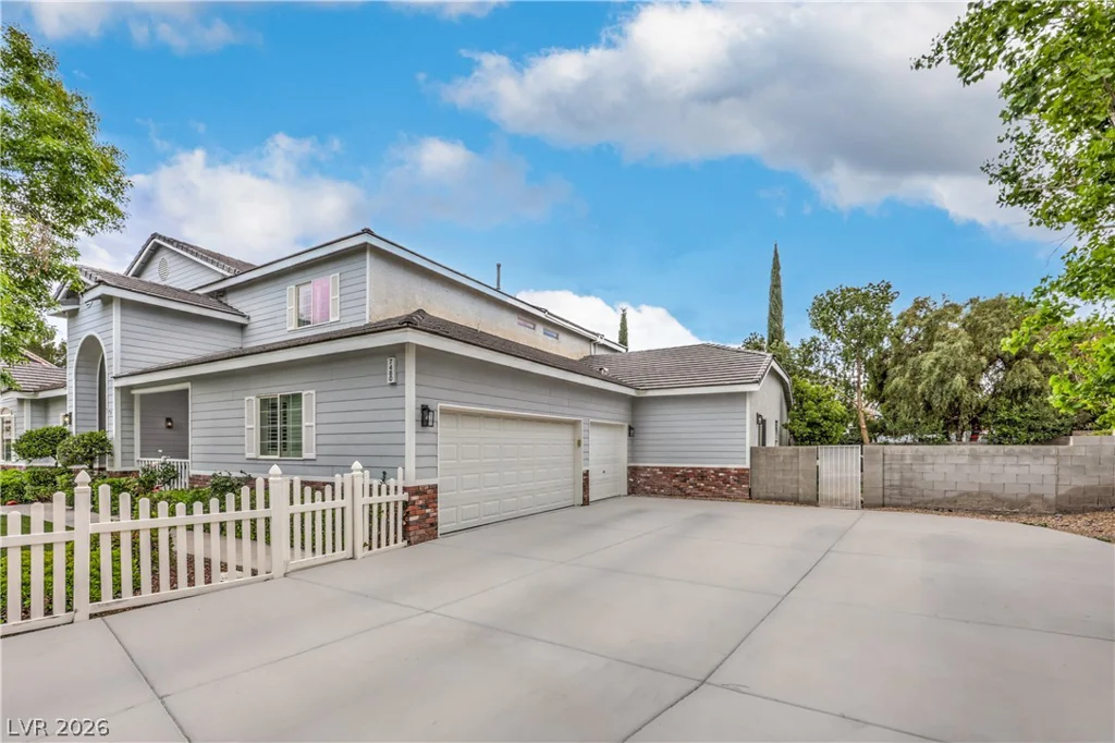 7480 Grassy Field, Las Vegas, NV 89131