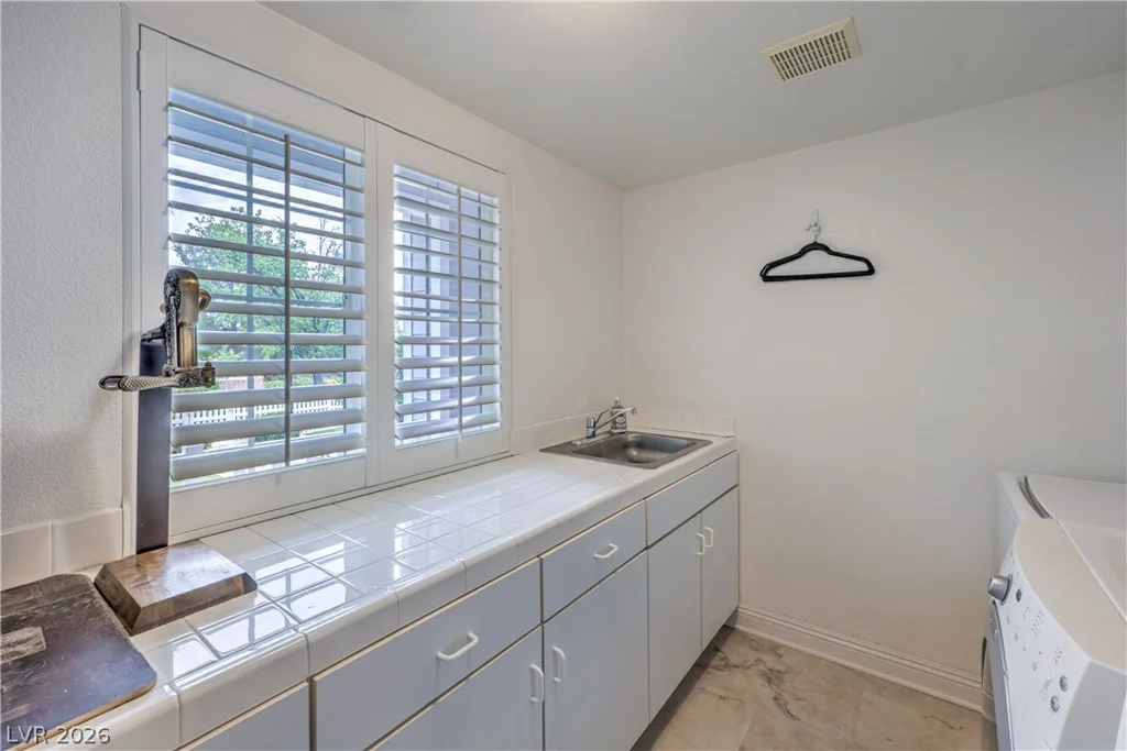 7480 Grassy Field, Las Vegas, NV 89131
