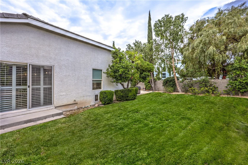 7480 Grassy Field, Las Vegas, NV 89131