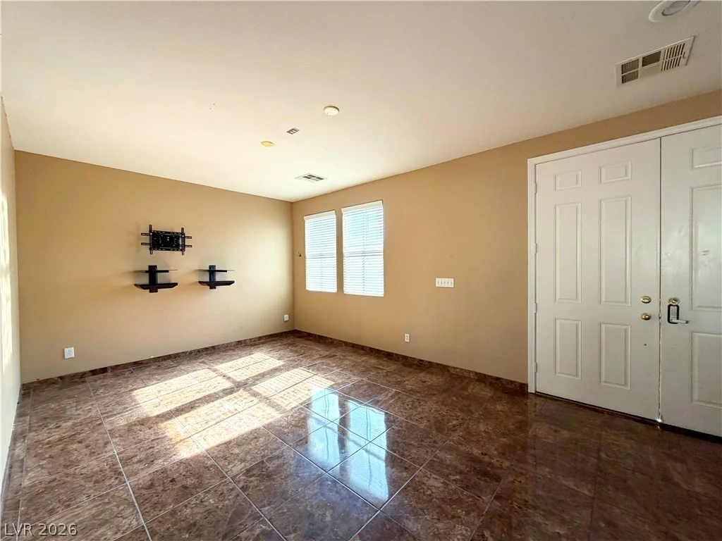 7842 Flat Creek, Las Vegas, NV 89131
