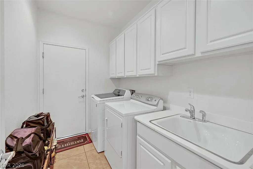 2408 Black River Falls, Henderson, NV 89044