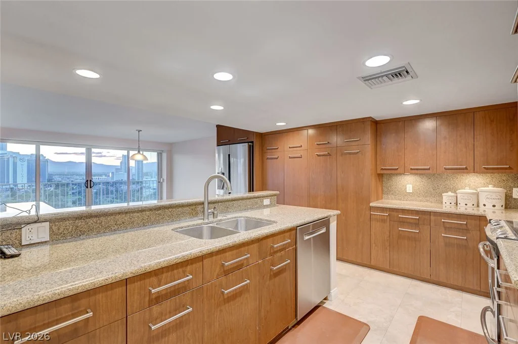 3111 Bel Air, Las Vegas, NV 89109