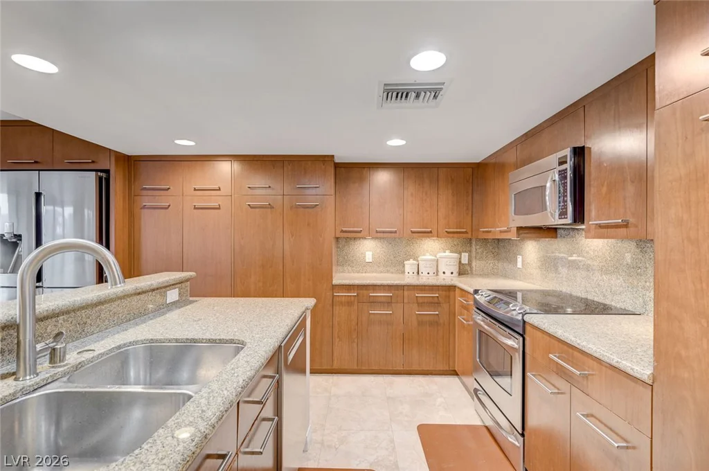3111 Bel Air, Las Vegas, NV 89109