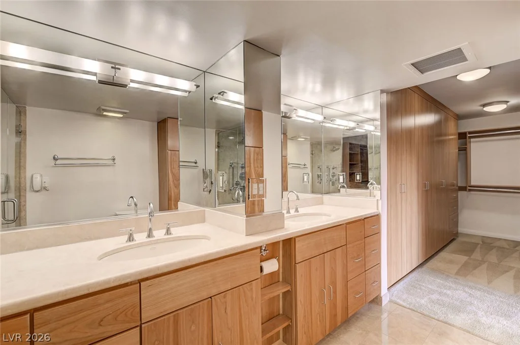 3111 Bel Air, Las Vegas, NV 89109