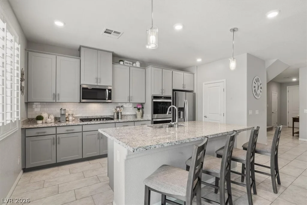 9243 Bluemist Falls, Las Vegas, NV 89123