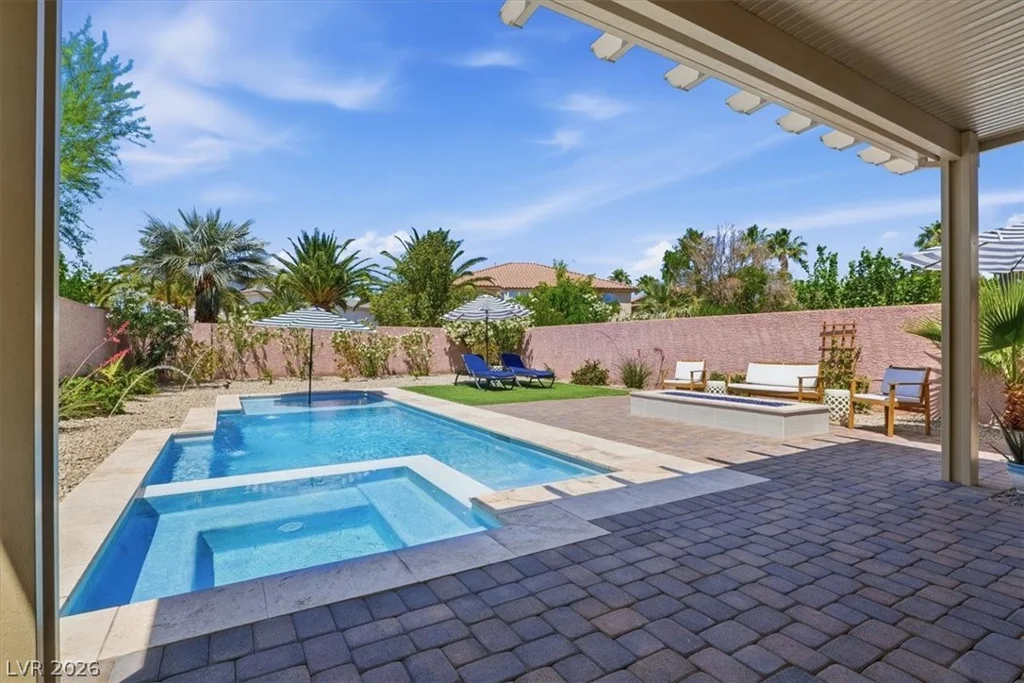 9243 Bluemist Falls, Las Vegas, NV 89123