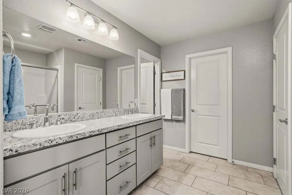 9243 Bluemist Falls, Las Vegas, NV 89123