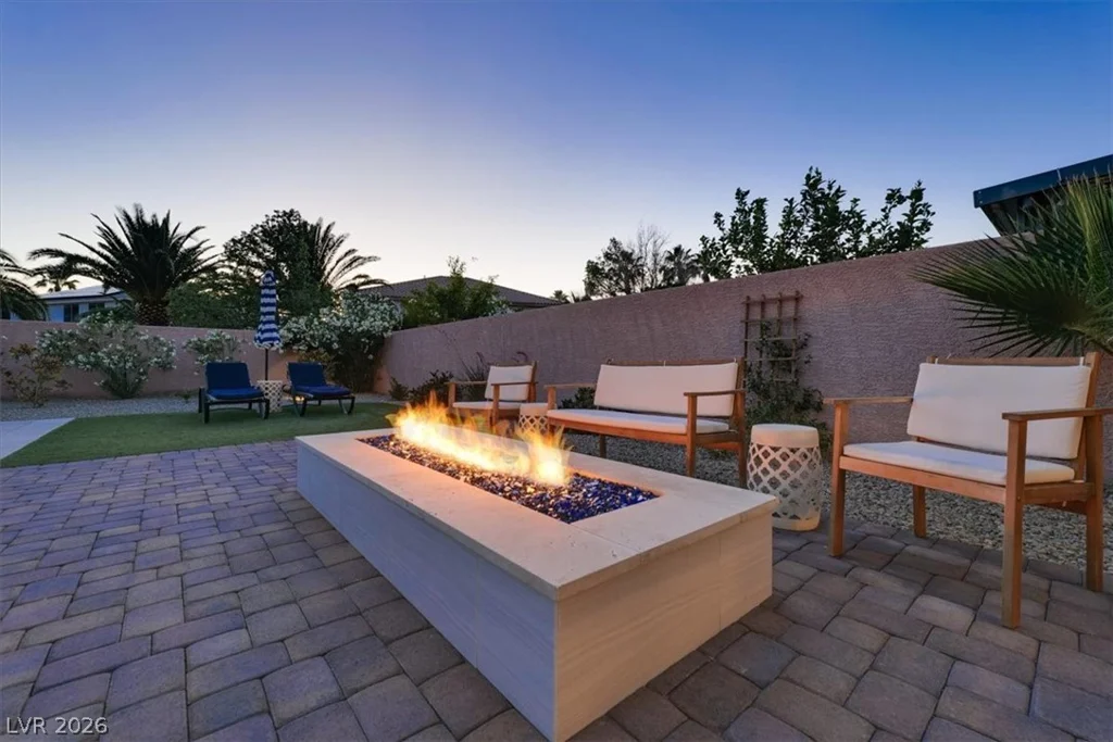 9243 Bluemist Falls, Las Vegas, NV 89123