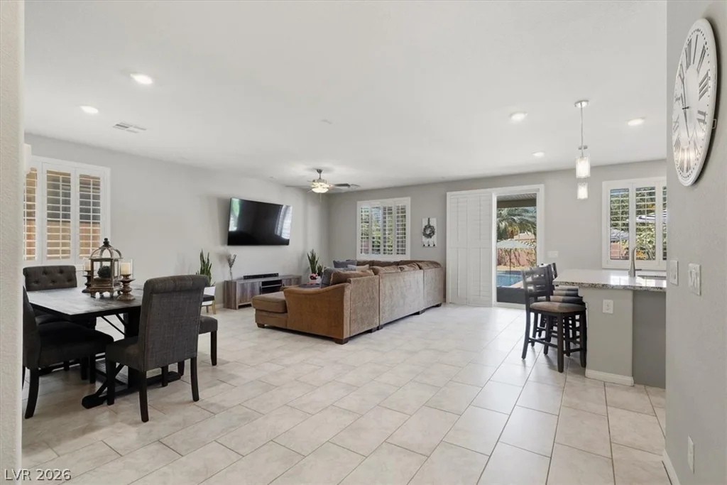 9243 Bluemist Falls, Las Vegas, NV 89123