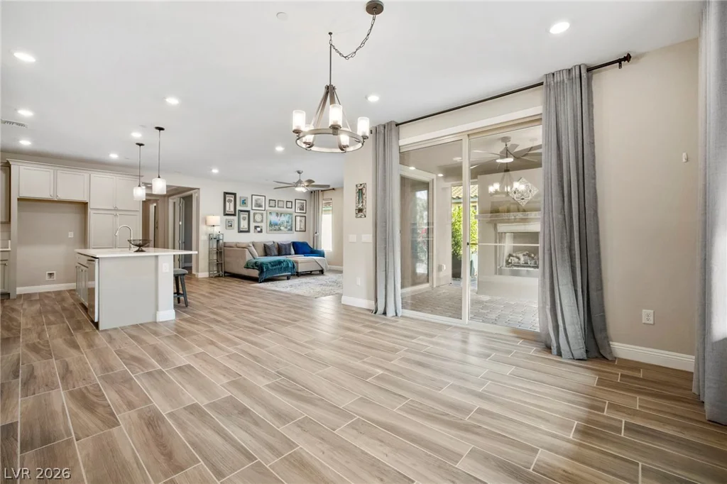 25 Desert Sunshine, Henderson, NV 89011
