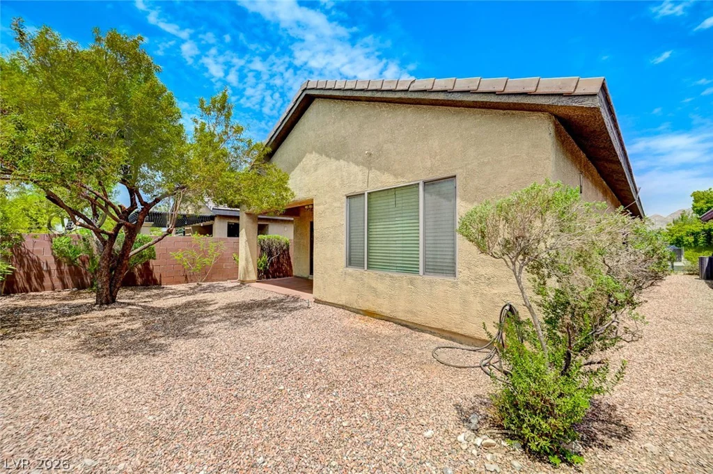 5977 Falconer, Las Vegas, NV 89122