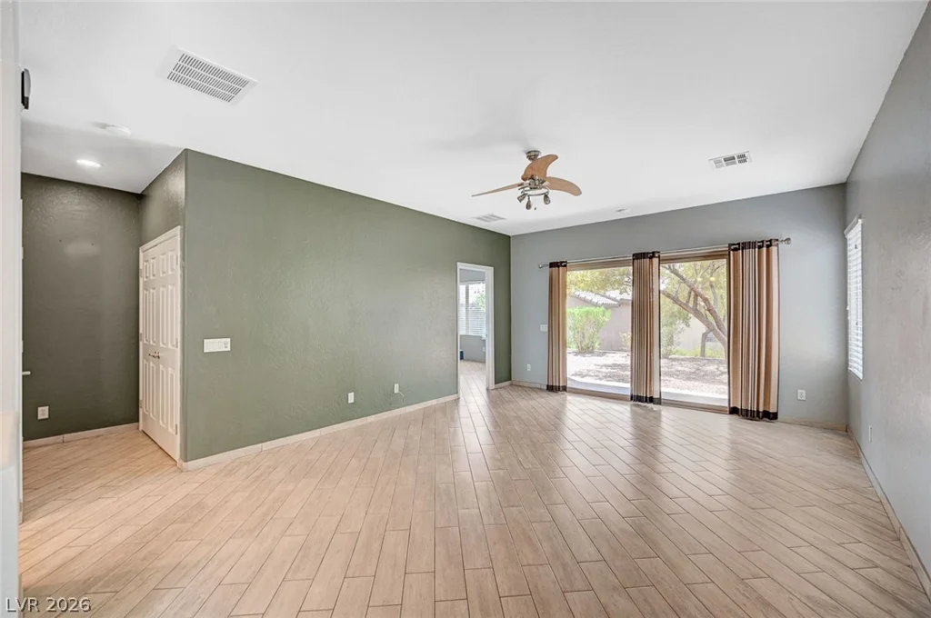 5977 Falconer, Las Vegas, NV 89122