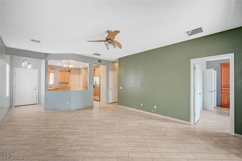 5977 Falconer, Las Vegas, NV 89122