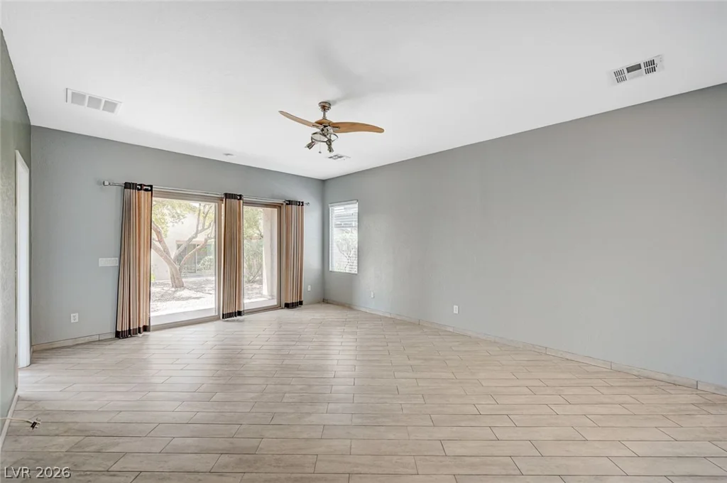 5977 Falconer, Las Vegas, NV 89122