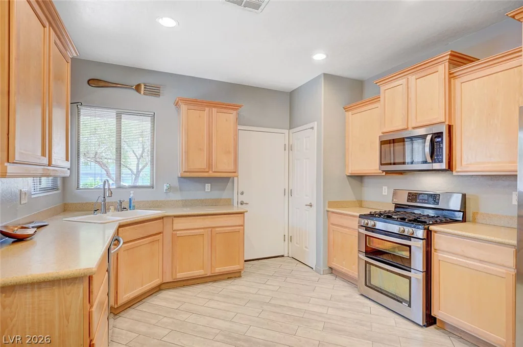 5977 Falconer, Las Vegas, NV 89122