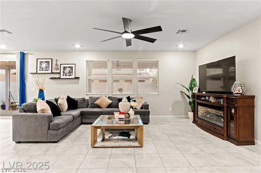 7502 Lush Oasis, Las Vegas, NV 89113