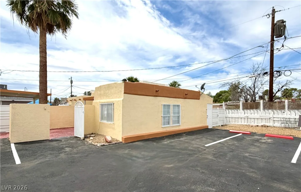 408 Vandalia, Las Vegas, NV 89106