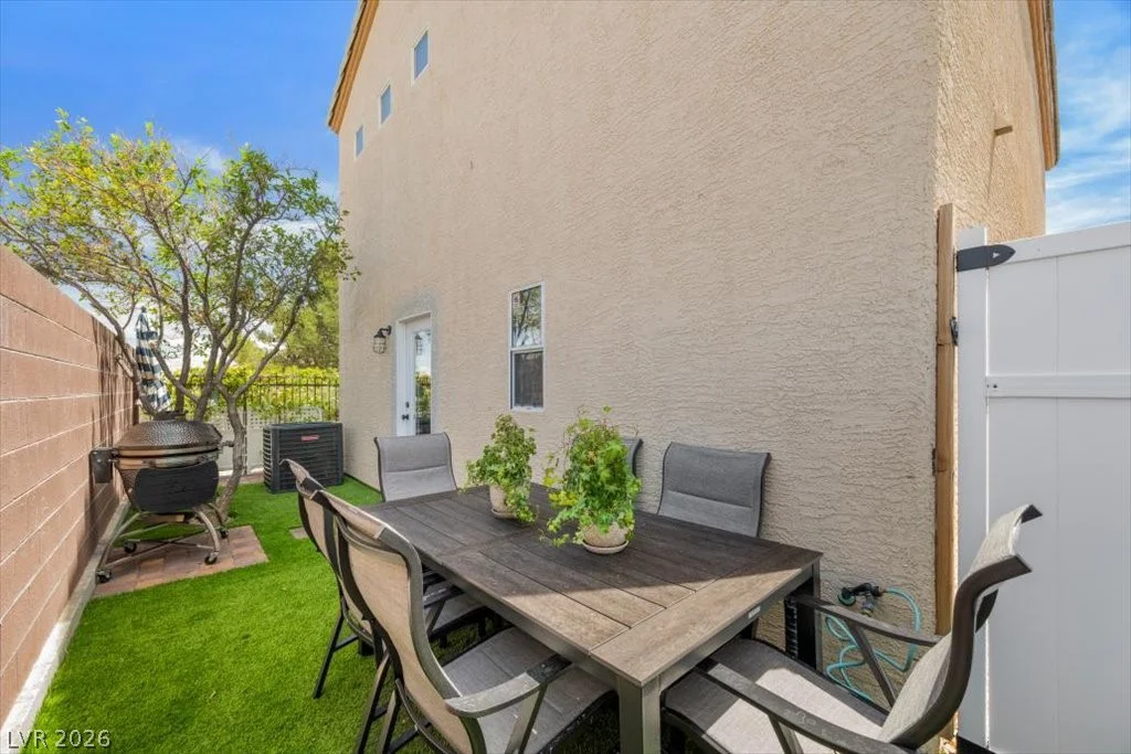 10380 Coyote Cub, Las Vegas, NV 89129