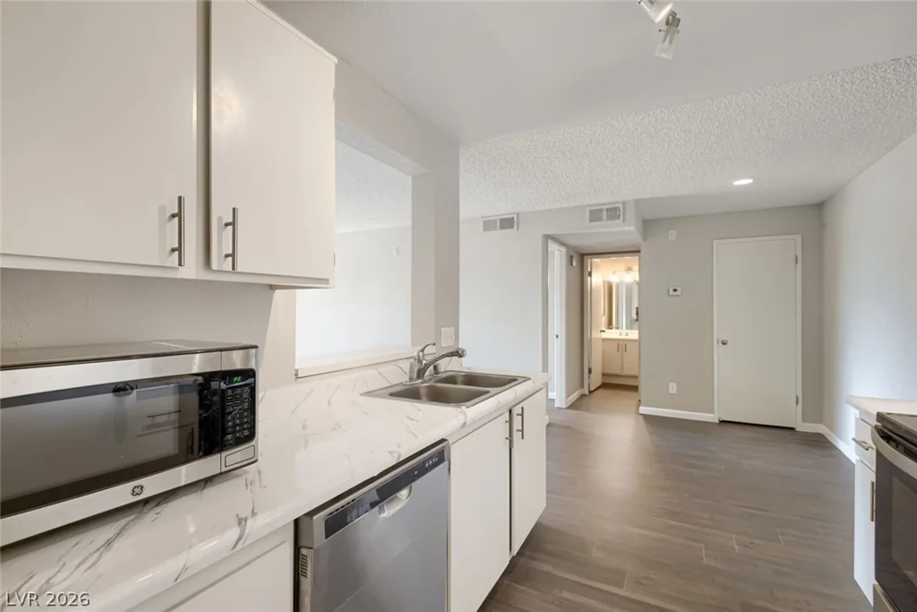 240 Mission Catalina, Las Vegas, NV 89107