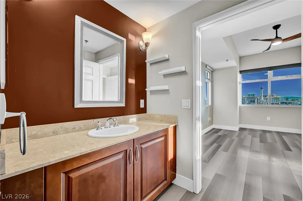 150 Las Vegas, Las Vegas, NV 89101