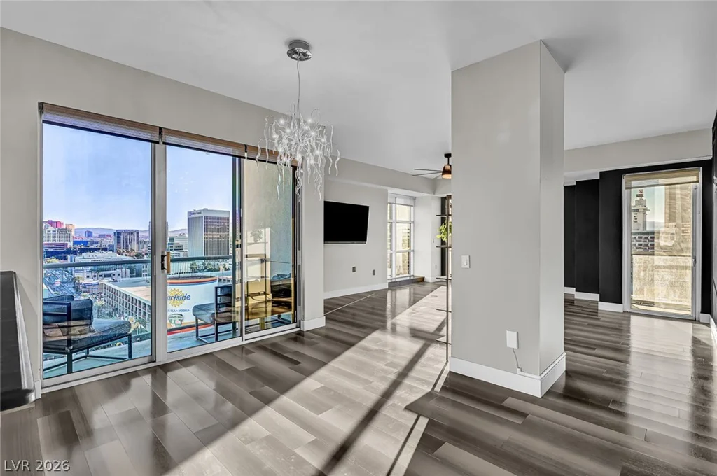 150 Las Vegas, Las Vegas, NV 89101