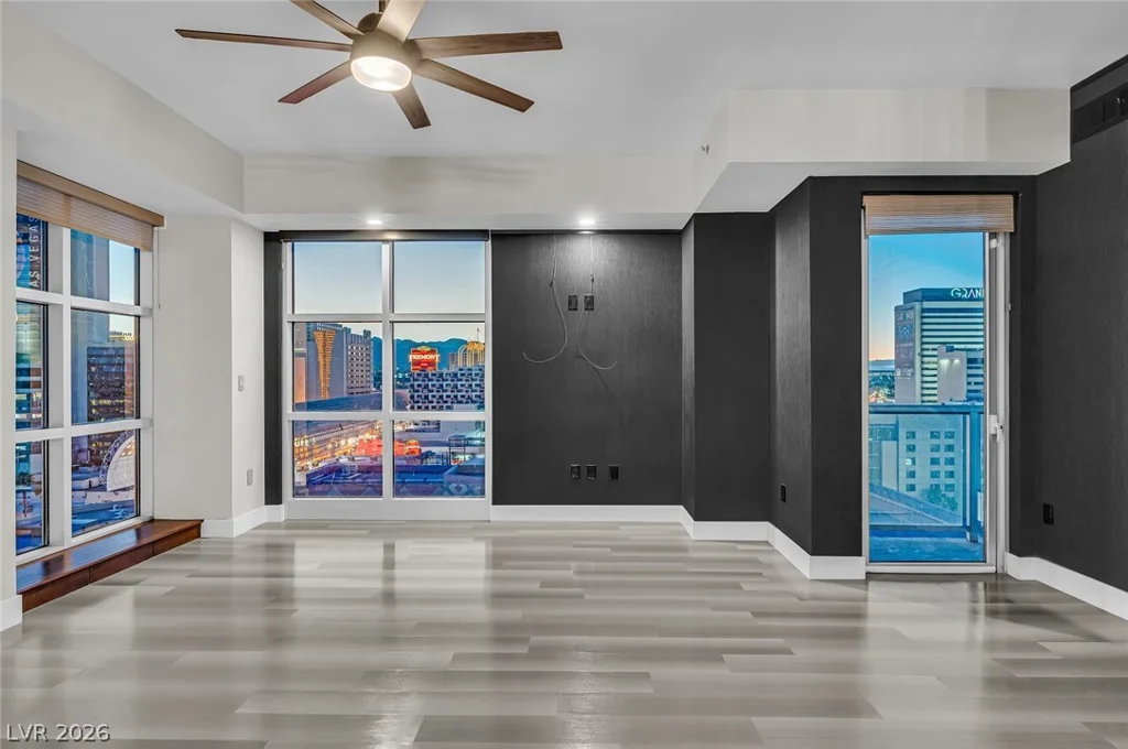150 Las Vegas, Las Vegas, NV 89101