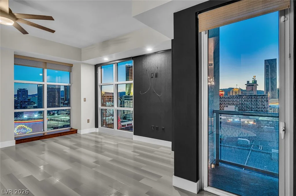 150 Las Vegas, Las Vegas, NV 89101