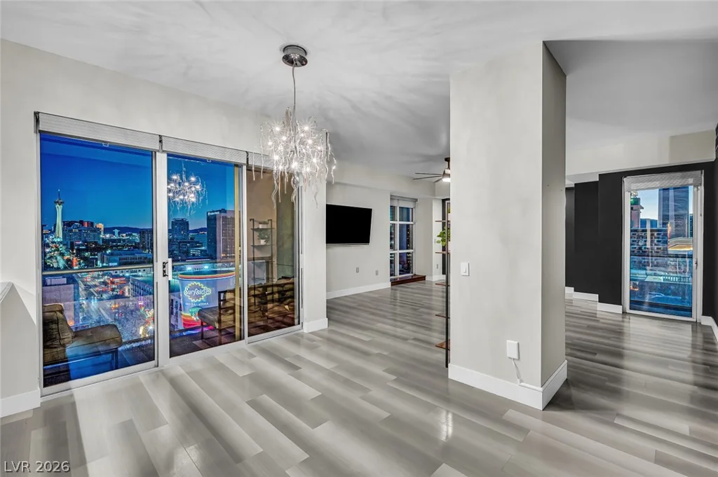150 Las Vegas, Las Vegas, NV 89101