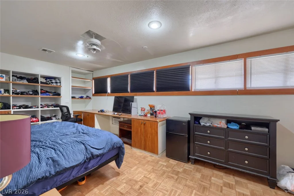 1221 17th, Las Vegas, NV 89104
