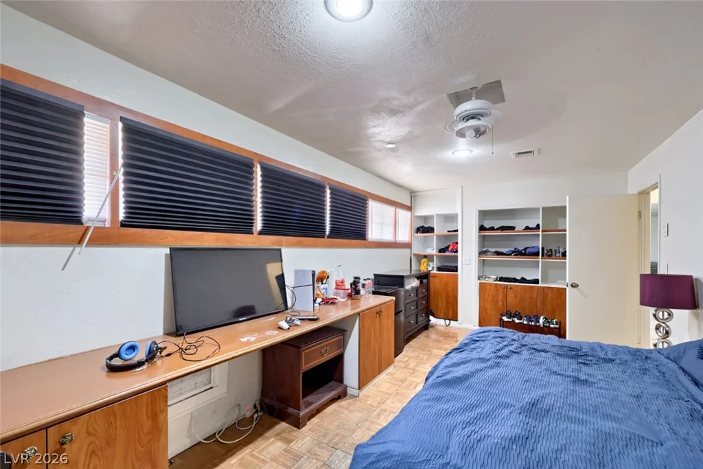 1221 17th, Las Vegas, NV 89104