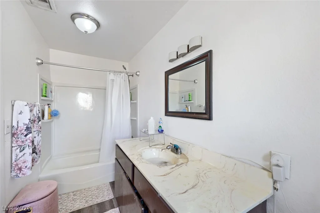 1221 17th, Las Vegas, NV 89104