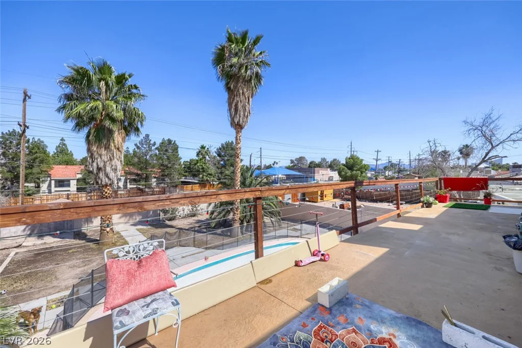 1221 17th, Las Vegas, NV 89104