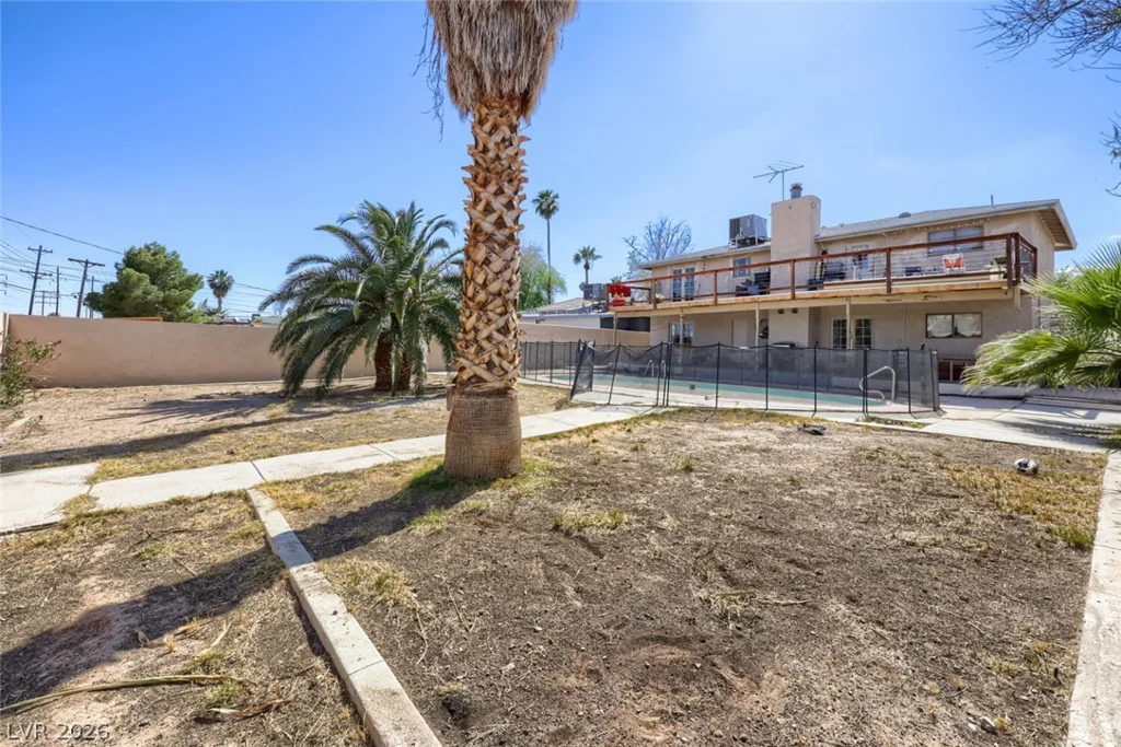 1221 17th, Las Vegas, NV 89104