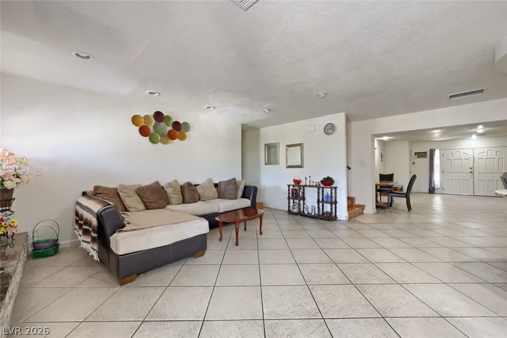 1221 17th, Las Vegas, NV 89104