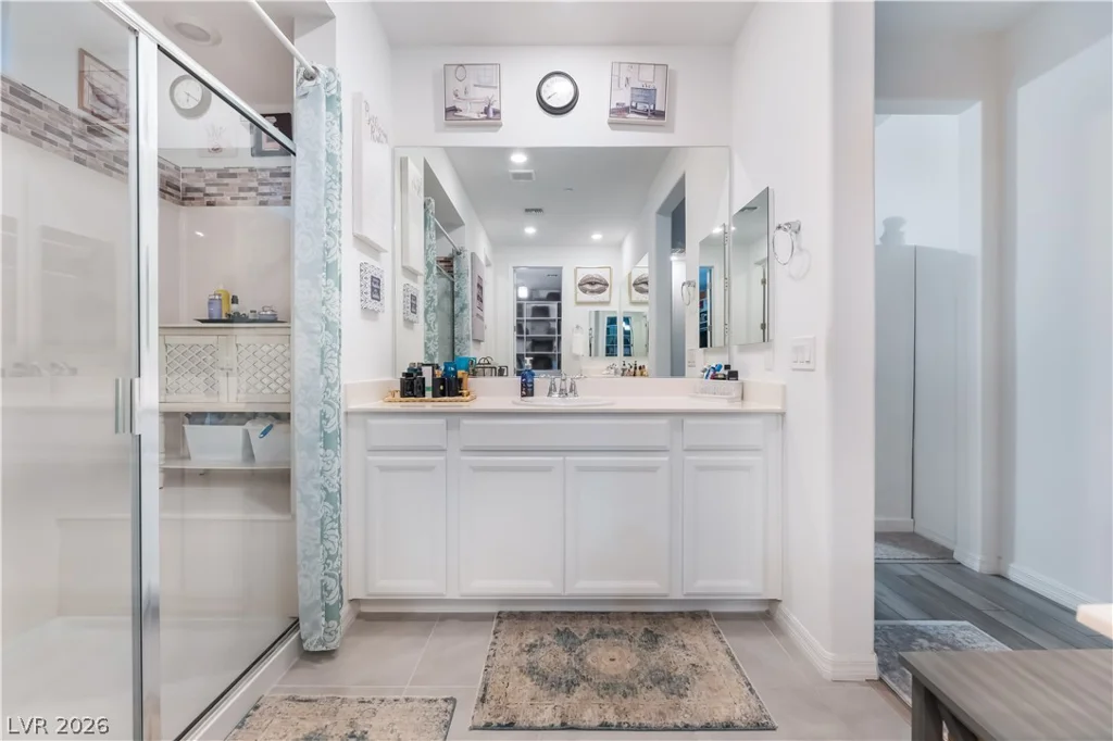 9985 Blackbark, Las Vegas, NV 89166