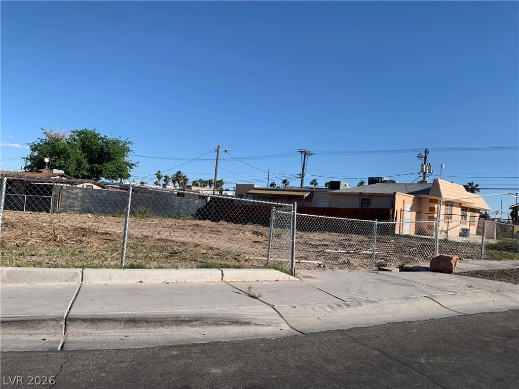 1712 Lewis, Las Vegas, NV 89101