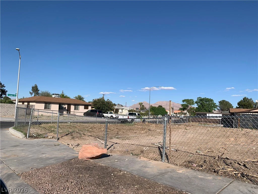 1712 Lewis, Las Vegas, NV 89101