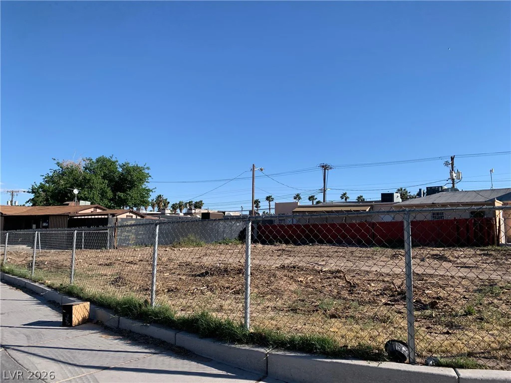 1712 Lewis, Las Vegas, NV 89101