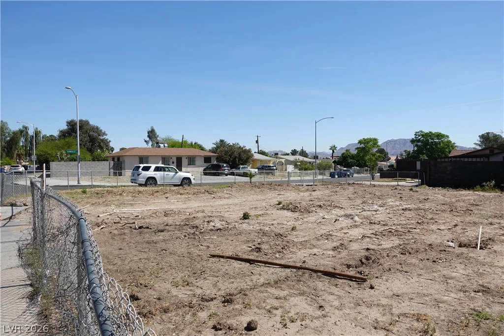 1712 Lewis, Las Vegas, NV 89101