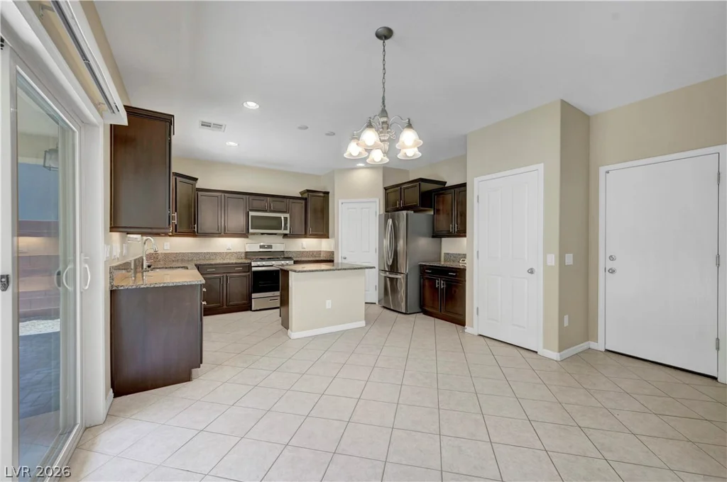 5673 Oak Bend, Las Vegas, NV 89135
