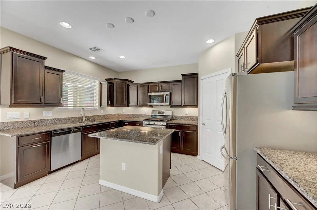 5673 Oak Bend, Las Vegas, NV 89135