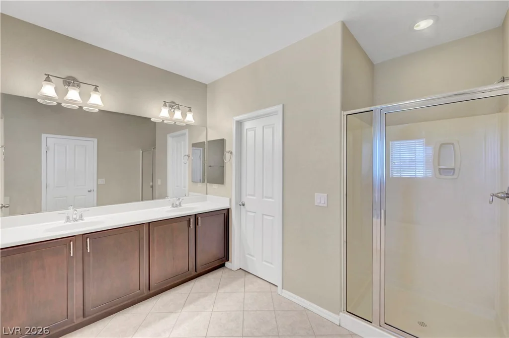 5673 Oak Bend, Las Vegas, NV 89135
