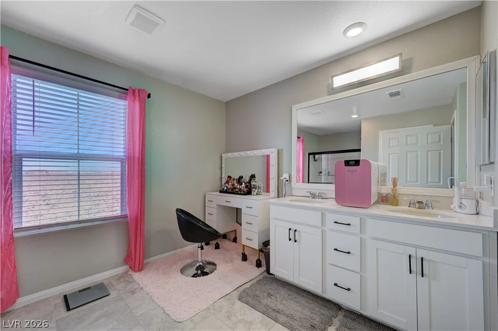 2422 Bellinzona, Henderson, NV 89044