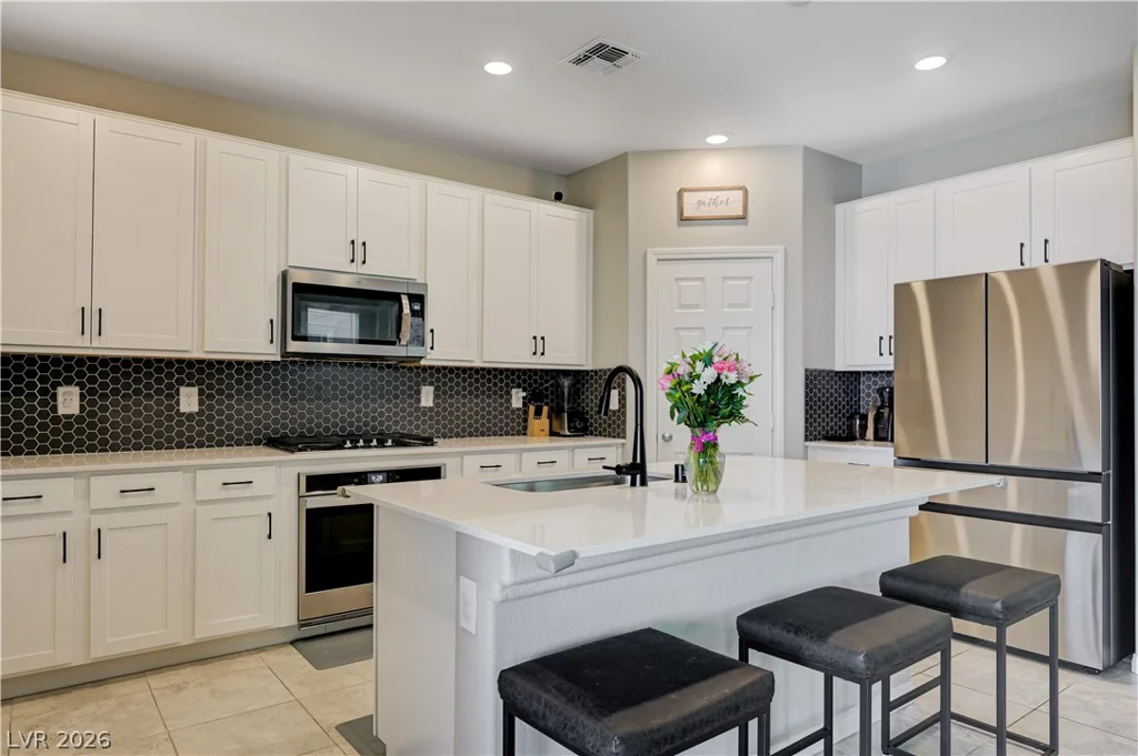 2422 Bellinzona, Henderson, NV 89044