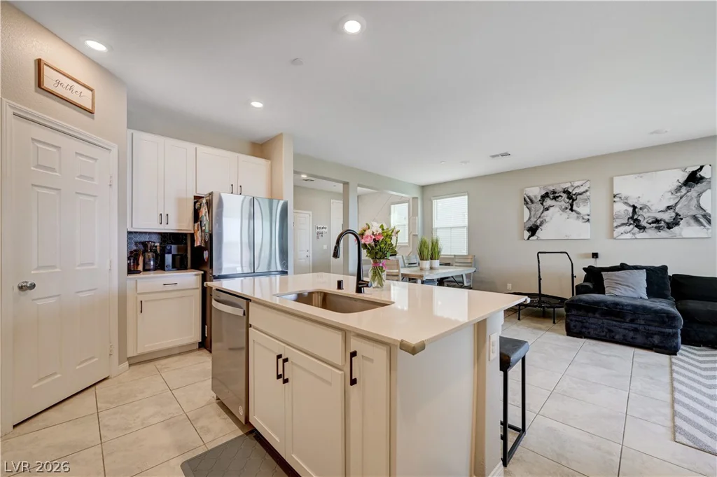 2422 Bellinzona, Henderson, NV 89044