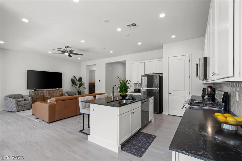 9987 Yetti Stroll, Las Vegas, NV 89166