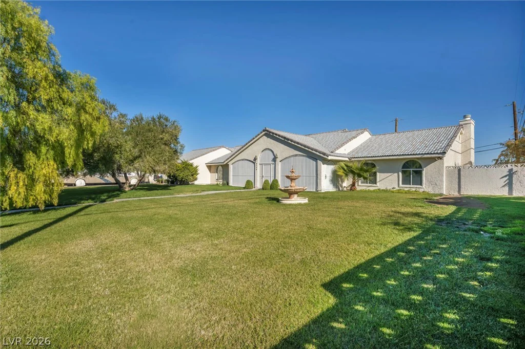 8736 Procyon, Las Vegas, NV 89139