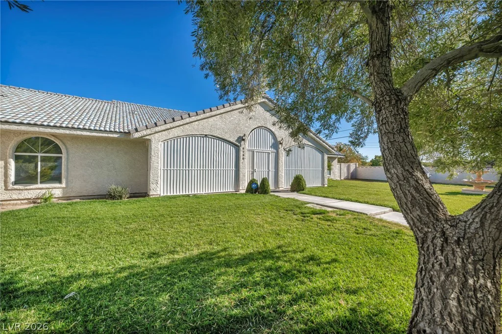 8736 Procyon, Las Vegas, NV 89139